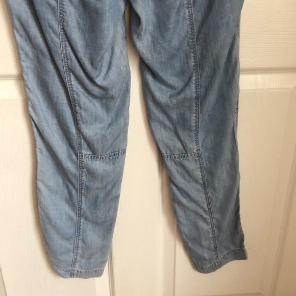 NEW NWT White House Black Market The TAPERED Ankle Chambray Jean Pant size 6 - Picture 7 of 14